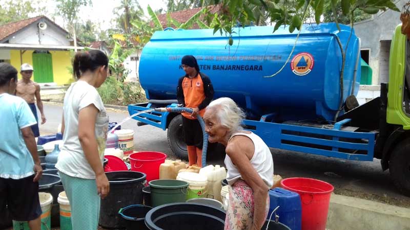 Pengiriman Air Bersih Capai 1,6 Juta Liter