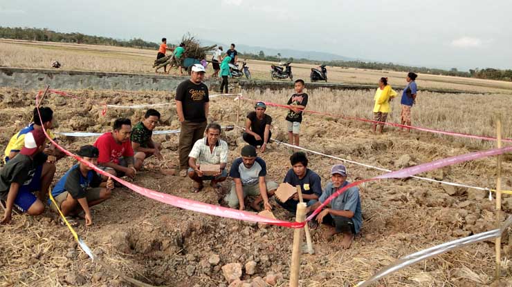 Warga Temukan Puluhan Batu Bata Jumbo