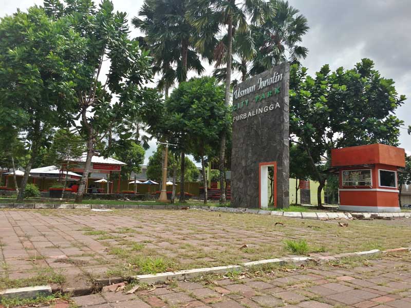 Taman Usman Janatin Untuk Pusat Seni