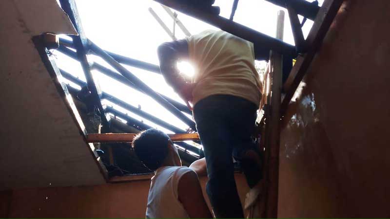 Api Tungku Bakar Rumah di Madukara