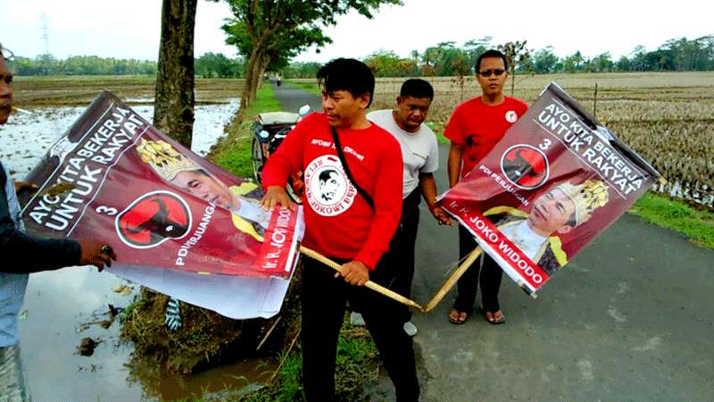 Dinilai Melecehkan, Ratusan Poster Jokowi Dicopot