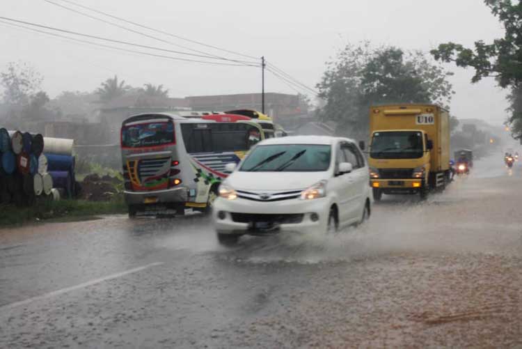 Drainase Buruk, Jalan Terendam Banjir