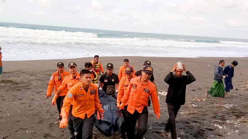 Jenazah Korban Hanyut Pantai Tanggulangin Akhirnya Ditemukan