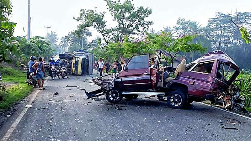 Kijang Hantam Truk, Satu Orang Meninggal di Jalur Lingkar Selatan Kebumen