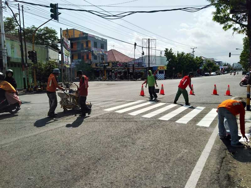 Marka Jalan Tidak kelihatan dan Usang