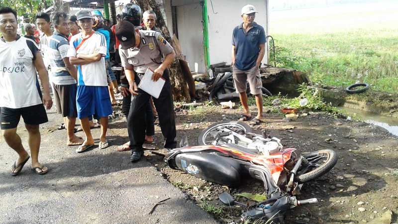 Mobil Tabrak Dua Motor, Satu Tewas