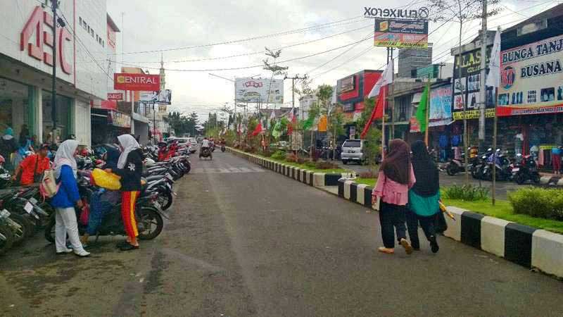 Kendaraan Dinas Wajib Bayar Parkir