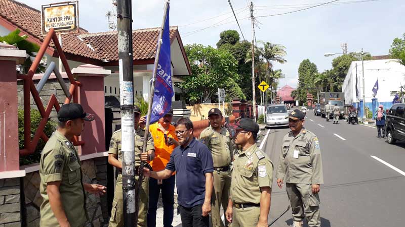 Baru Dipasang, Tenda PKL Dibongkar Lagi