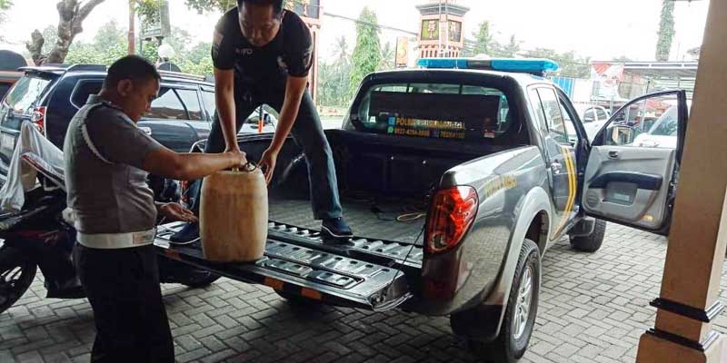 Polsek Mrebet Sita 30 Liter Tuak