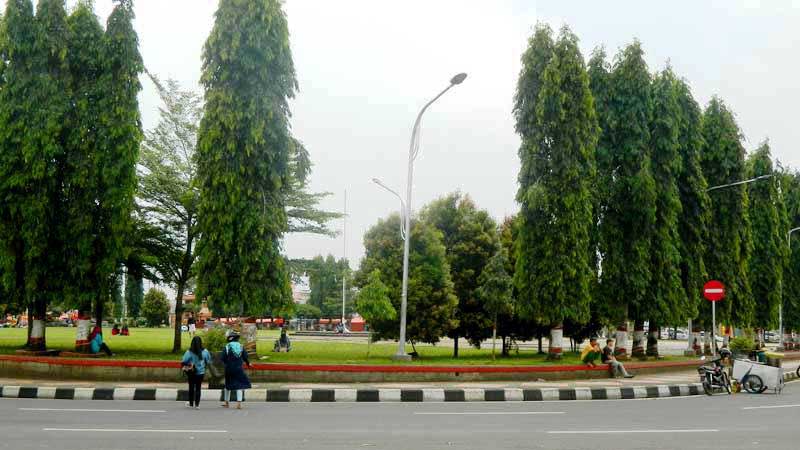 Revitalisasi Alun-Alun Batal Maning