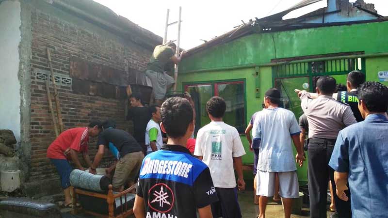 Korslet, Rumah Warga Gumelem Kulon Terbakar