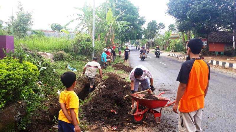 Drainase Jalan Provinsi Mampet