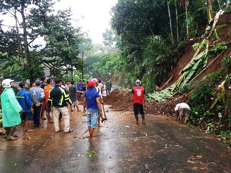 Tiga Wilayah di Pagedongan Longsor