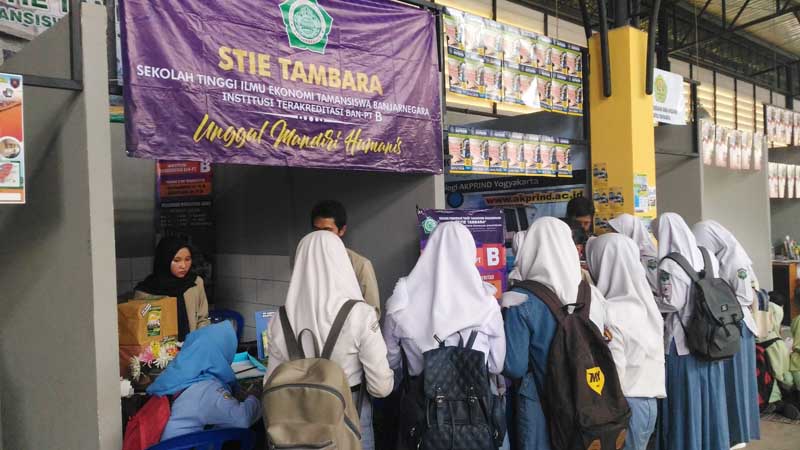 Minat Melanjutkan Kuliah Masih Rendah