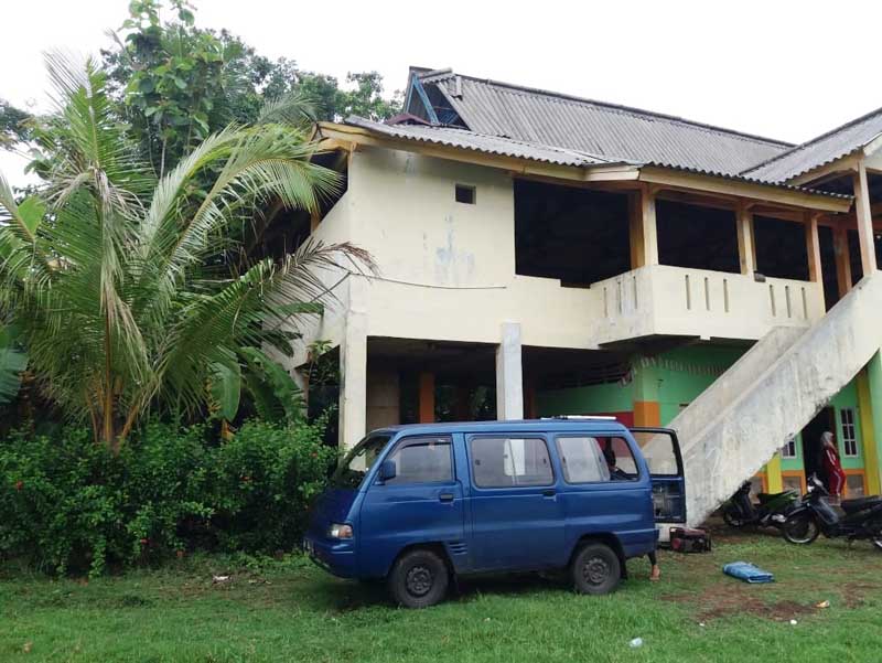 Atap Rumah Evakuasi Rusak, Sudah Dilaporkan Kok Belum Diperbaiki