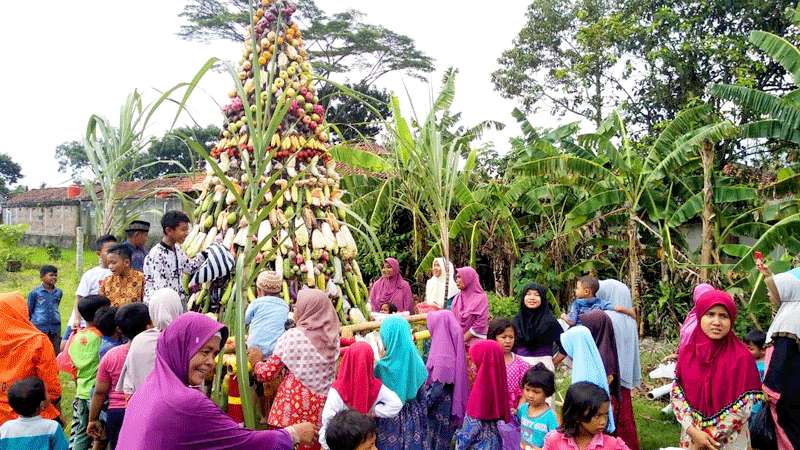 Grebeg Tumpeng Warnai Peresmian Gedung Pendidikan