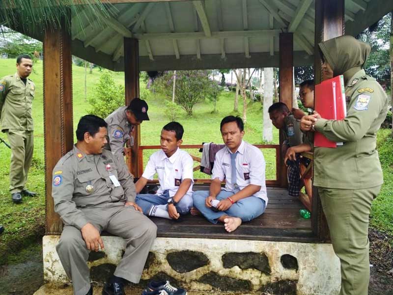 Bolos, Siswa Disanksi Nyanyi Lagu Indonesia Raya