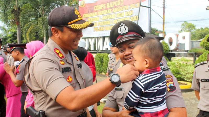 Tahun Baru Pangkat Baru, 100 Personel Polres Naik Pangkat