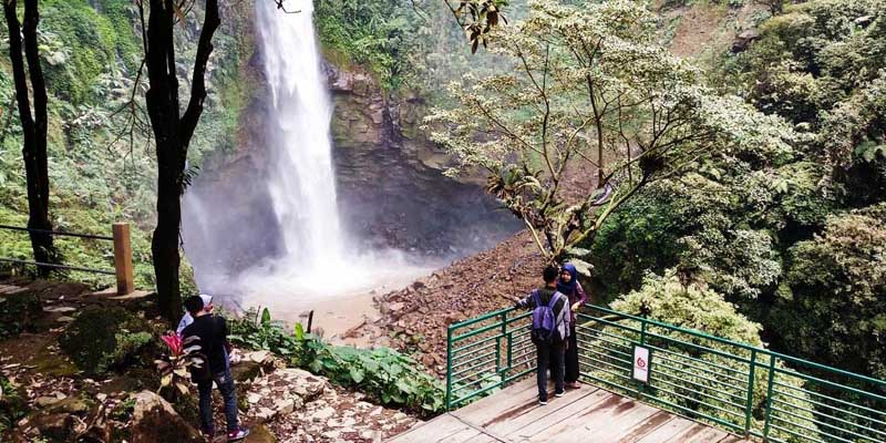 Air Curug Cipendok Keruh, Makin Sepi Pengunjung