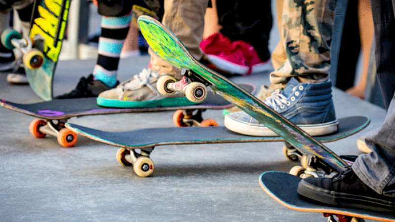 Modal Foto, Skateboard Laku Rp 11 Miliar