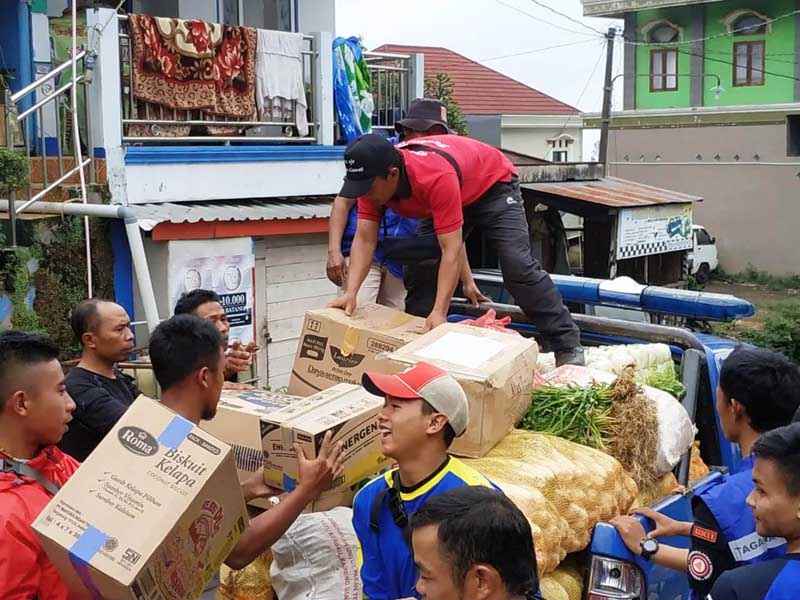 Tagana Perwira Bantu Korban Banjir Pekalongan