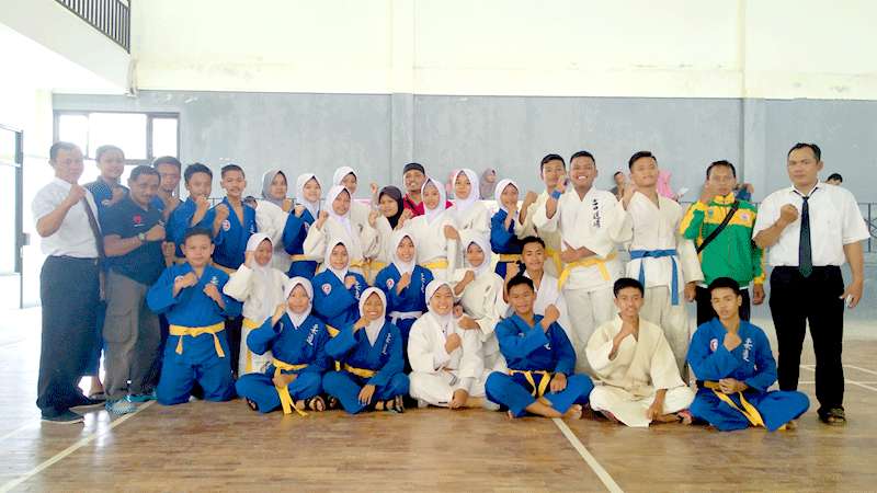 SMAN 1 Rowokele Borong Juara