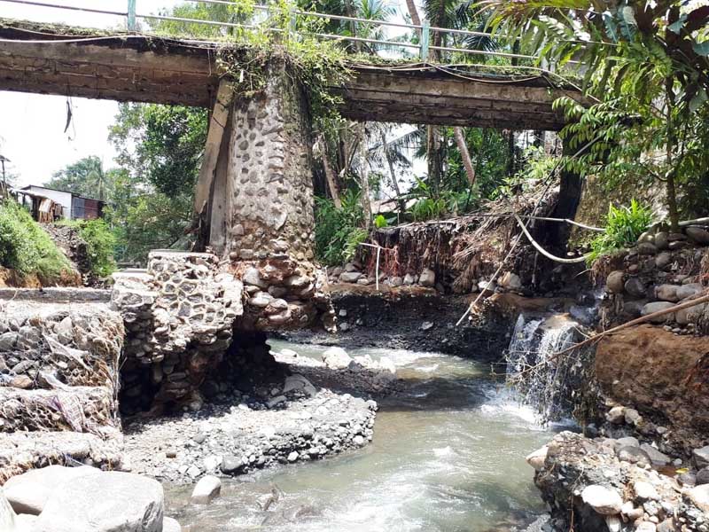 Banjir, Jalan Hilang dan Jembatan Rusak