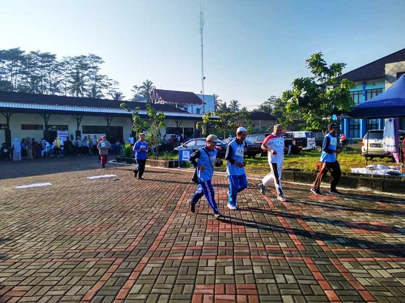 Calon Jamaah Haji Jalani Tes Fisik