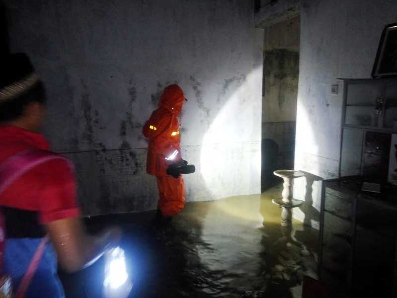 Banjir, Warga Desa Tajug Pilih Mengungsi