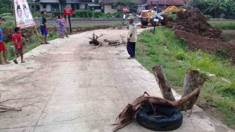 Gorong-Gorong  Kembali Ambruk, Jalan Patah