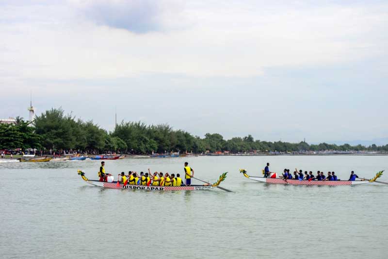 30 Tim Ramaikan Festival Perahu Naga