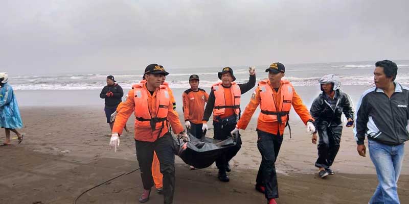 10 Meninggal Dunia, Tiga Hilang Tenggelam