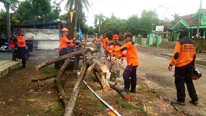 Angin Kencang 10 Menit, Rusak 21 Rumah