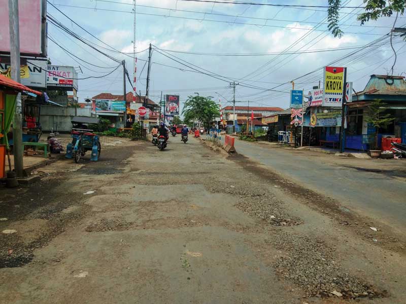 Perbaikan Jalan Provinsi Dinilai Lambat