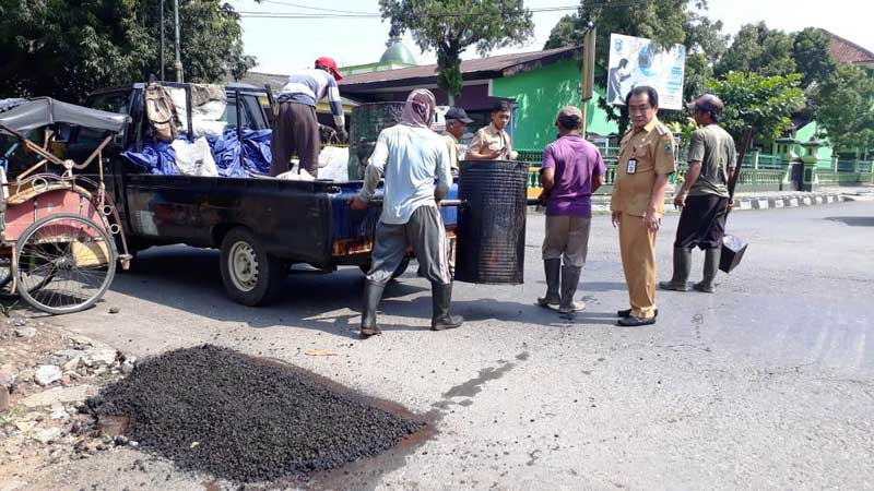 Bupati Targetkan Zero Lubang Jalan