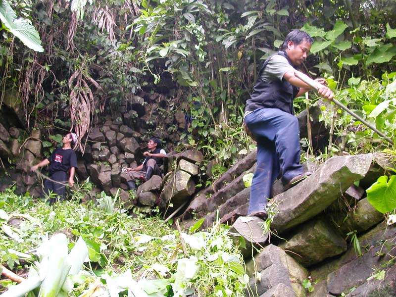 UNPAD Tertarik Teliti Gunung Padang