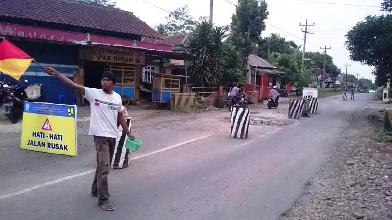 Gorong-Gorong Jalan Bakulan Ambles