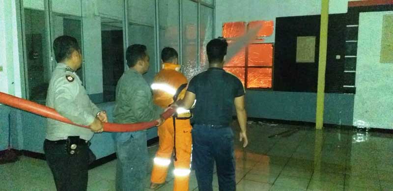 Arus Pendek, Ruang Karaoke Terbakar