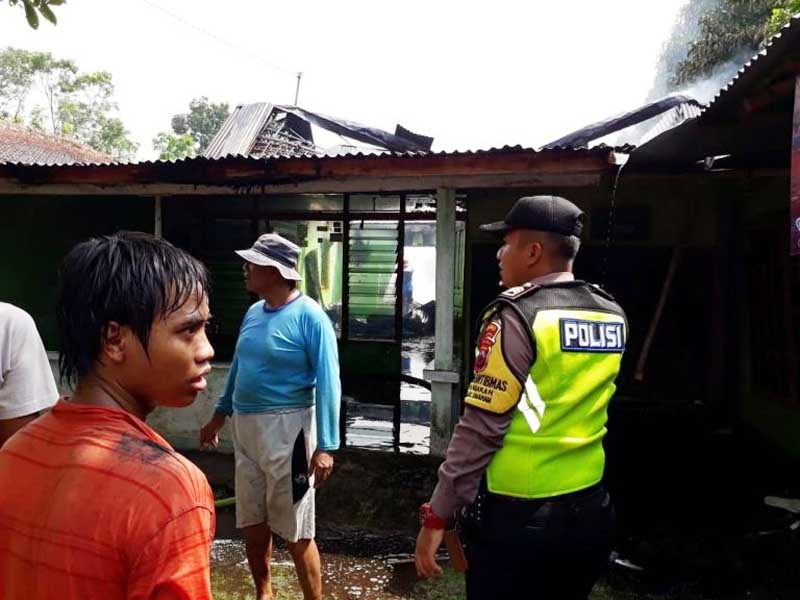 Hubungan Arus Pendek,  Rumah Ludes Terbakar