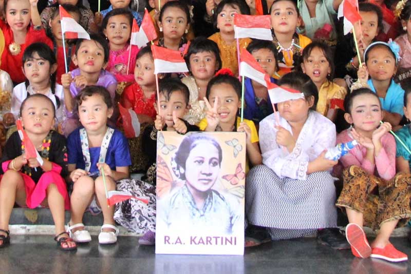 Kartini Cilik Keliling Kota