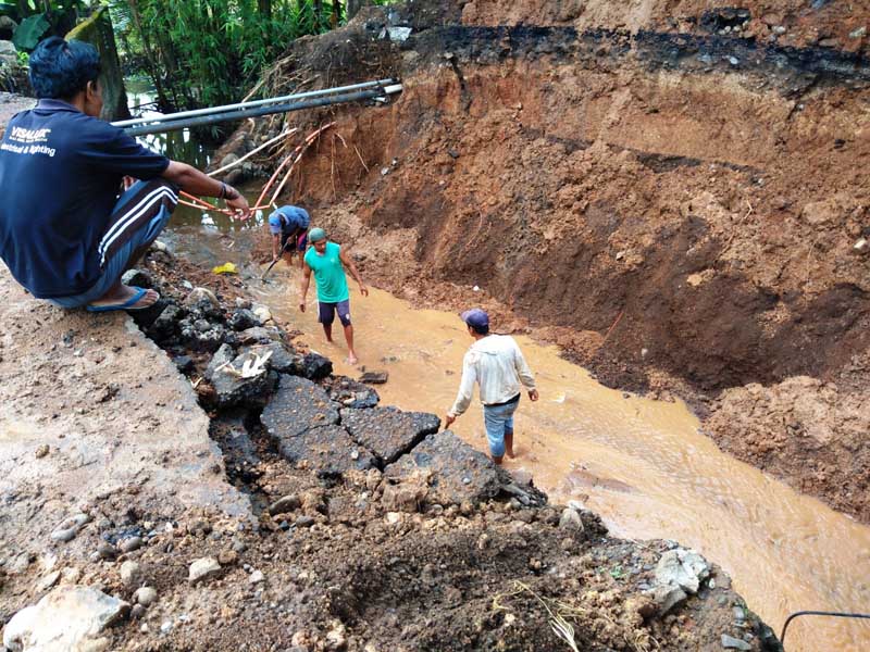 Penanganan Jalan Ambles Mundur Sepekan