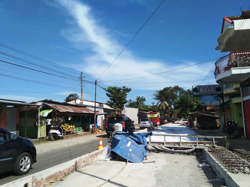 Pengecoran Jalan Janjikan Rampung Sebelum Arus Mudik