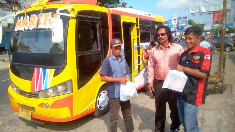 Paguyuban Sopir Angkot Gombong-Kebumen Bagi Parsel