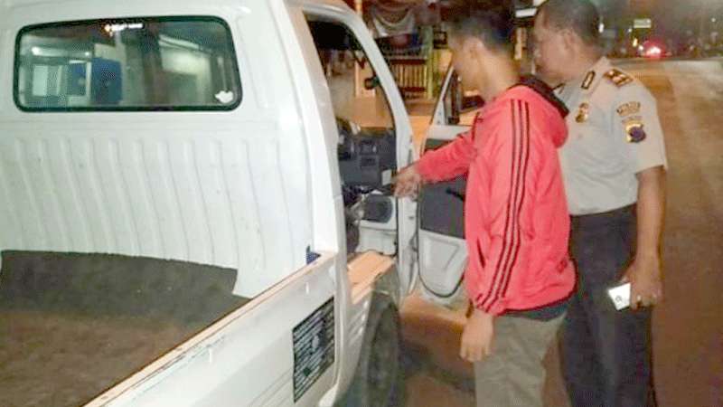 Pencuri Tinggalkan Mobil Curian