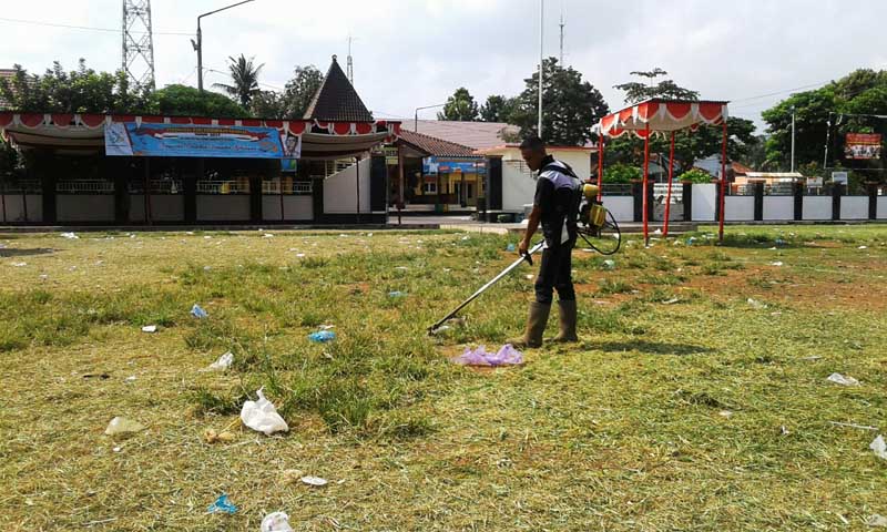 Perbaikan Rumput Alun-Alun Sulit Dilakukan