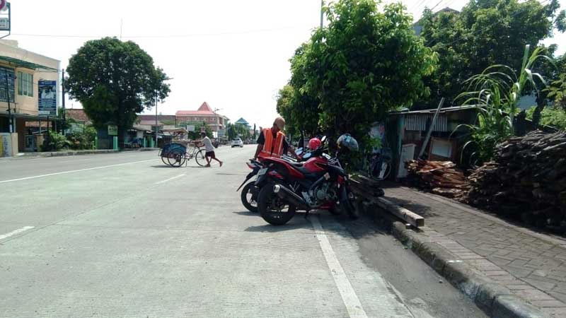 Petugas Parkir Ngaku Setor Rp 15.000 Setiap Hari