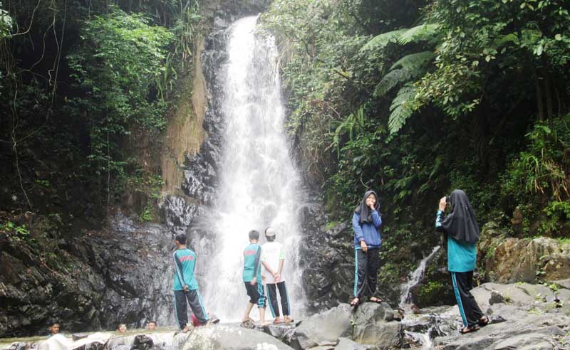 Pengelolaan Curug Manik Bisa Ditiru