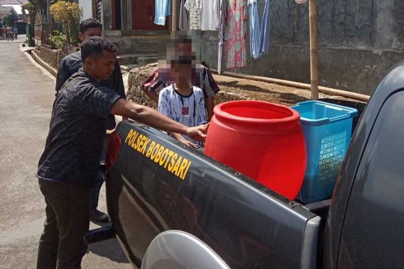 30 Liter Tuak Diamankan Polisi