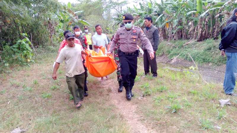 Di Karanganyar, Mayat Tanpa Busana Ditemukan di Pekarangan