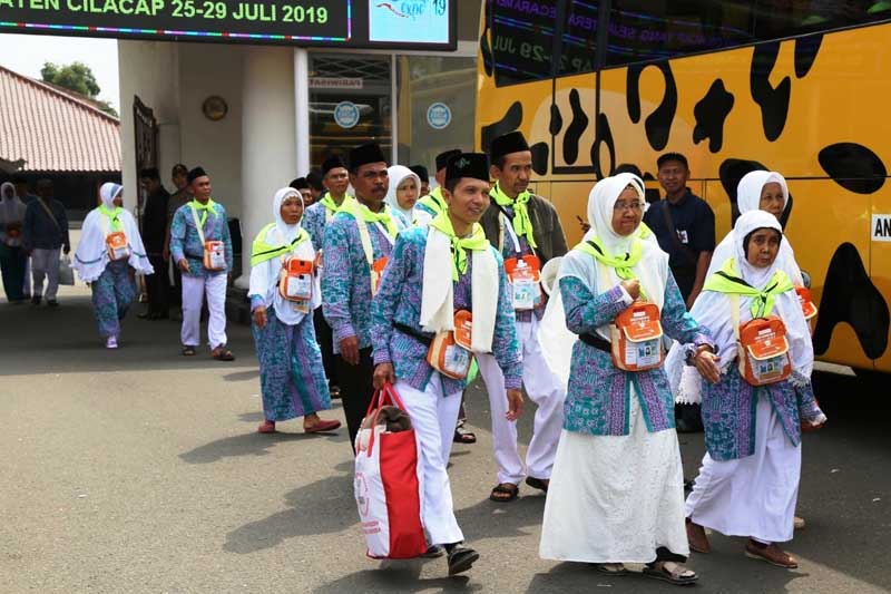 Haru Iringi Pemberangkatan Calhaj Cilacap